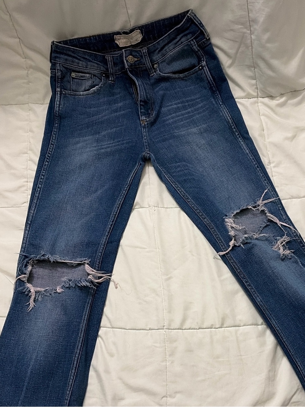 ⸻

Title:
Free People Distressed Flare Jeans Size 28